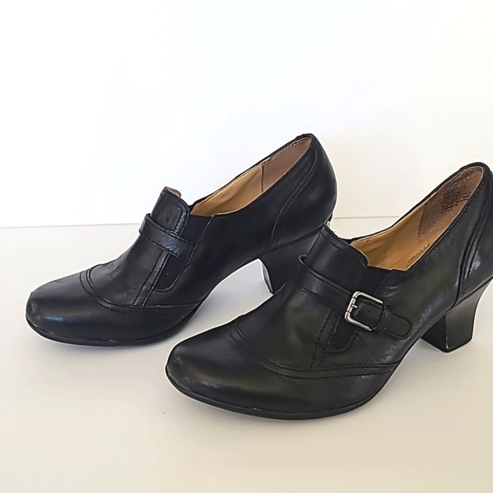 Black Strictly Comfort shoes,  size 8.5